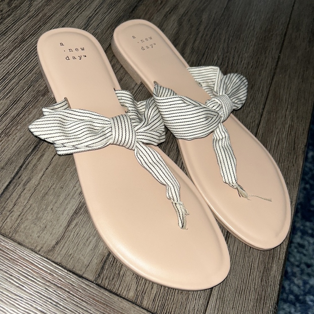Striped bow sandals